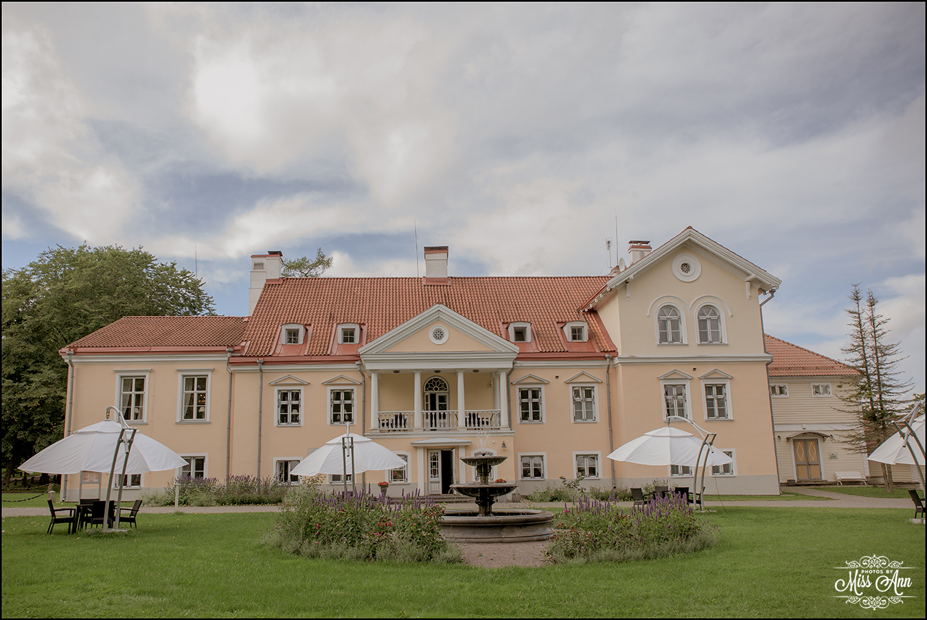 Estonia Destination Wedding Location: Vihula Manor | Your Adventure Wedding