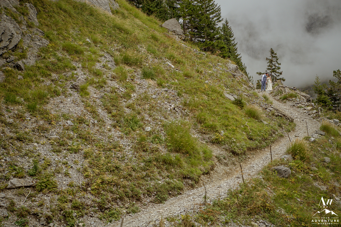 Switzerland Hiking Elopement at oeschinensee lake