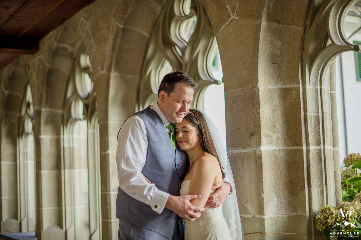 Couple hugging outside of Switzerland Courthouse