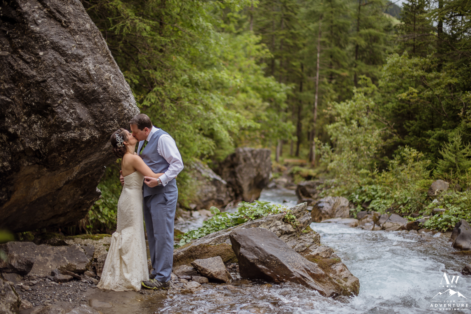 Switzerland Adventure Wedding Couple Kissing